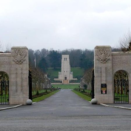 F2 proche gare et toute commodité Château-Thierry Extérieur photo